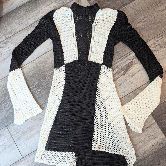Andrea Almeida Black And White Crochet Greta Mini Dress Xs - Picture 13 of 16